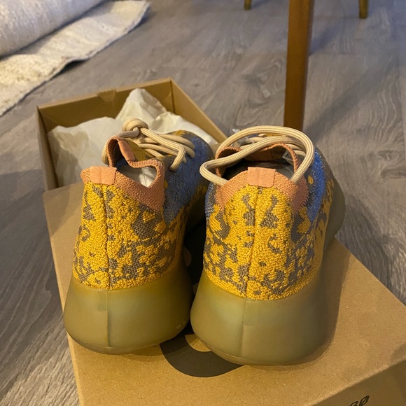 Adidas Yeezy 380 Blue Oat - Picture 2 of 10